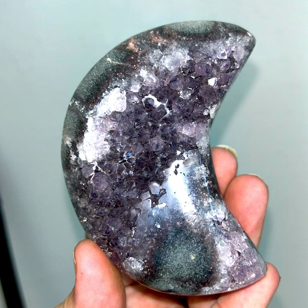 Amethyst moon with polished eye